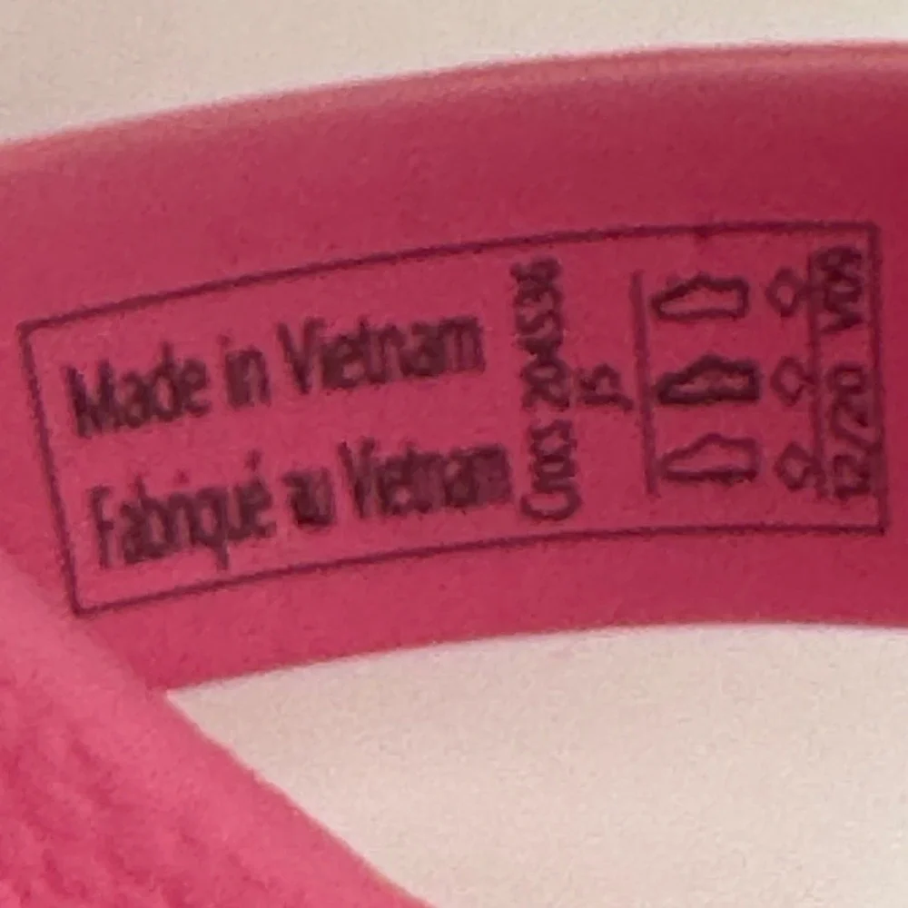 Crocs Classic Clog Barbiecore Summer Water Friendly Kids J5 Pink Flexible Light